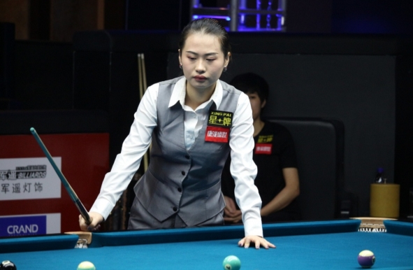 足坛崭露头 足坛崭露头