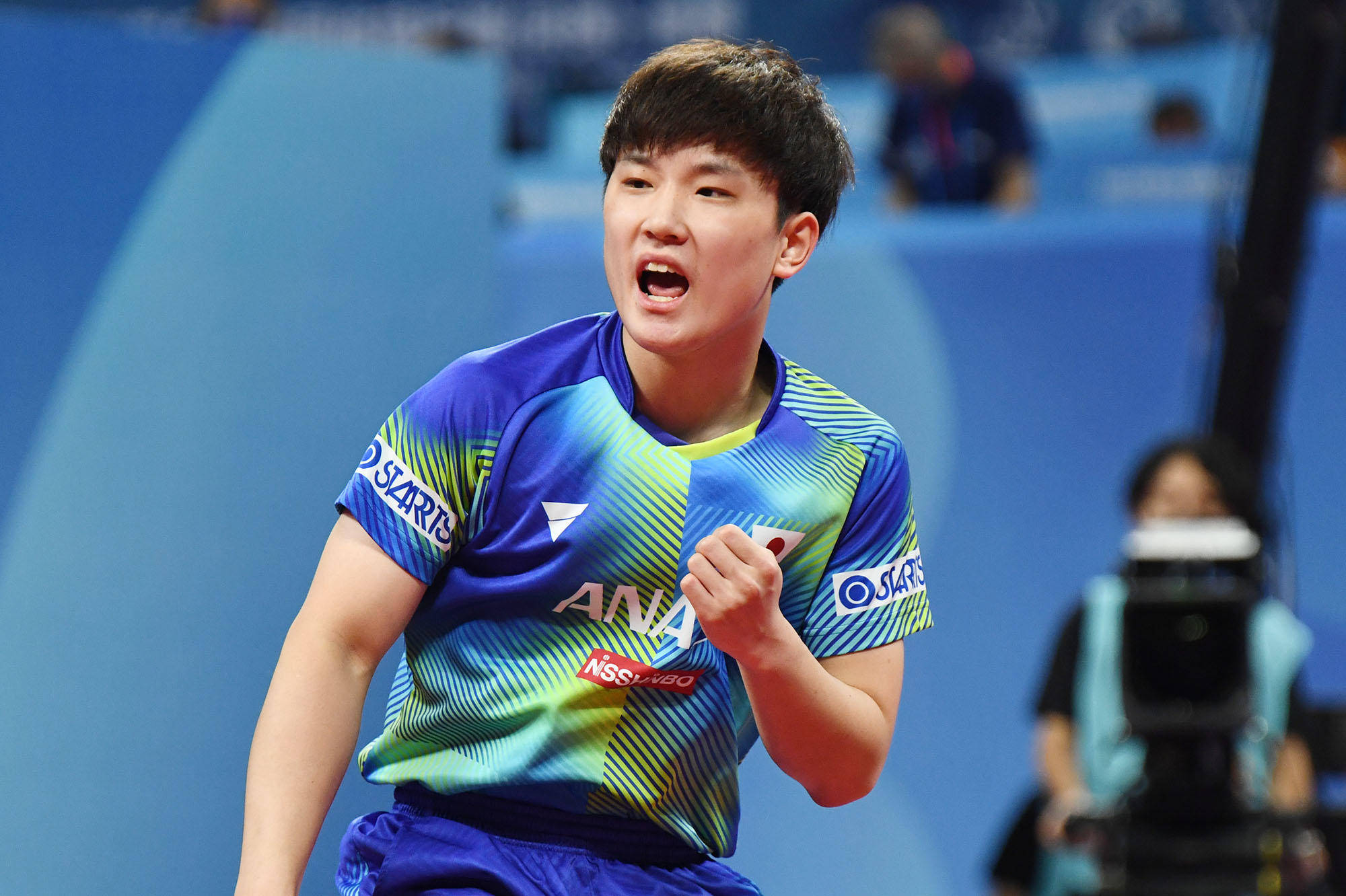 作与共同奋 作与共同奋