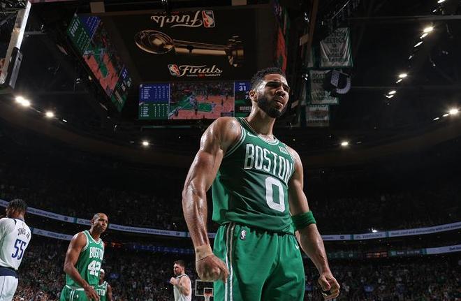 育评论中 育评论中